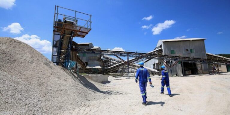 Zimbabwean Miners Forecast Profit Drop Amid Rising Costs and Weak Lithium Outlook