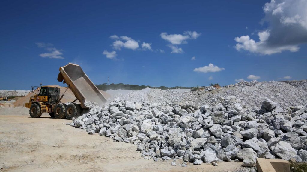 Zimbabwe Lithium Miners Push for Price-Linked Royalties Amid Market Downturn