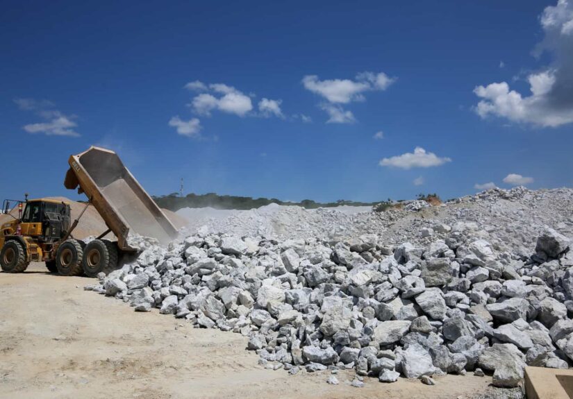 Zimbabwe Lithium Miners Push for Price-Linked Royalties Amid Market Downturn