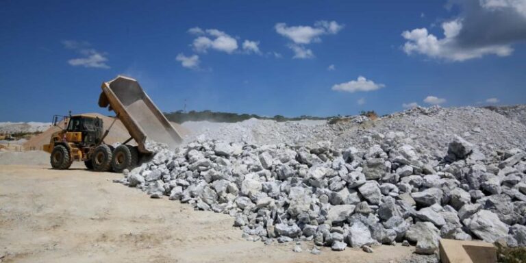 Zimbabwe Lithium Miners Push for Price-Linked Royalties Amid Market Downturn