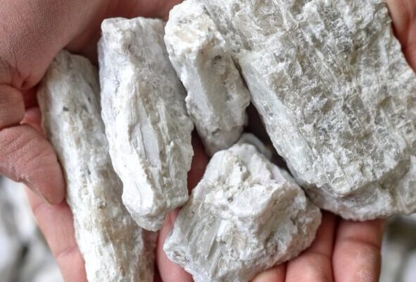Hard,Rock,Spodumene,Ore,,Commercially,Important,Source,Of,Lithium.,Mine,