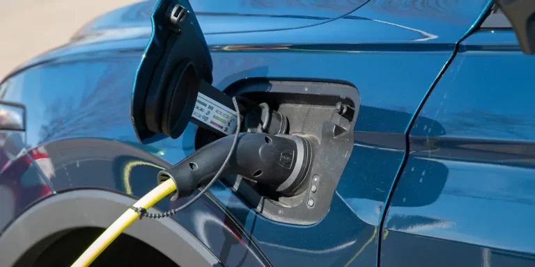 Vingroup Advances Green Mobility Project in Kinshasa with VinFast EV Initiative