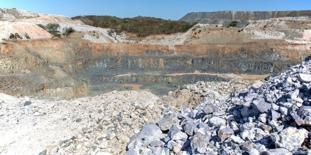 Zimbabwe’s State-Owned Lithium Miner Secures $300 Million Investment to Expand Operations